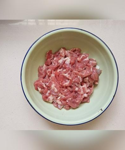 独家秘制孜然羊肉做法，口感鲜美回味无穷！