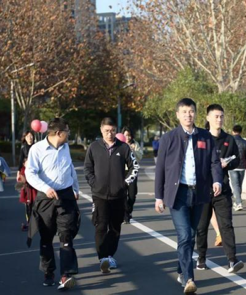 邮储银行新闻速递，创新升级，迈向高峰，服务再升级！